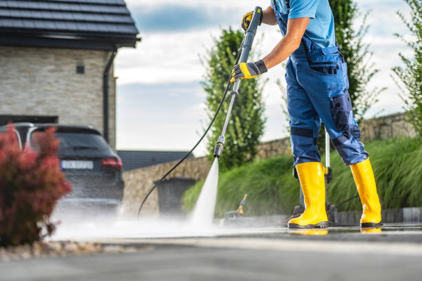 Why Choose Our Certified Pressure Washing Experts for Your Project Needs in Ironwood, MI?